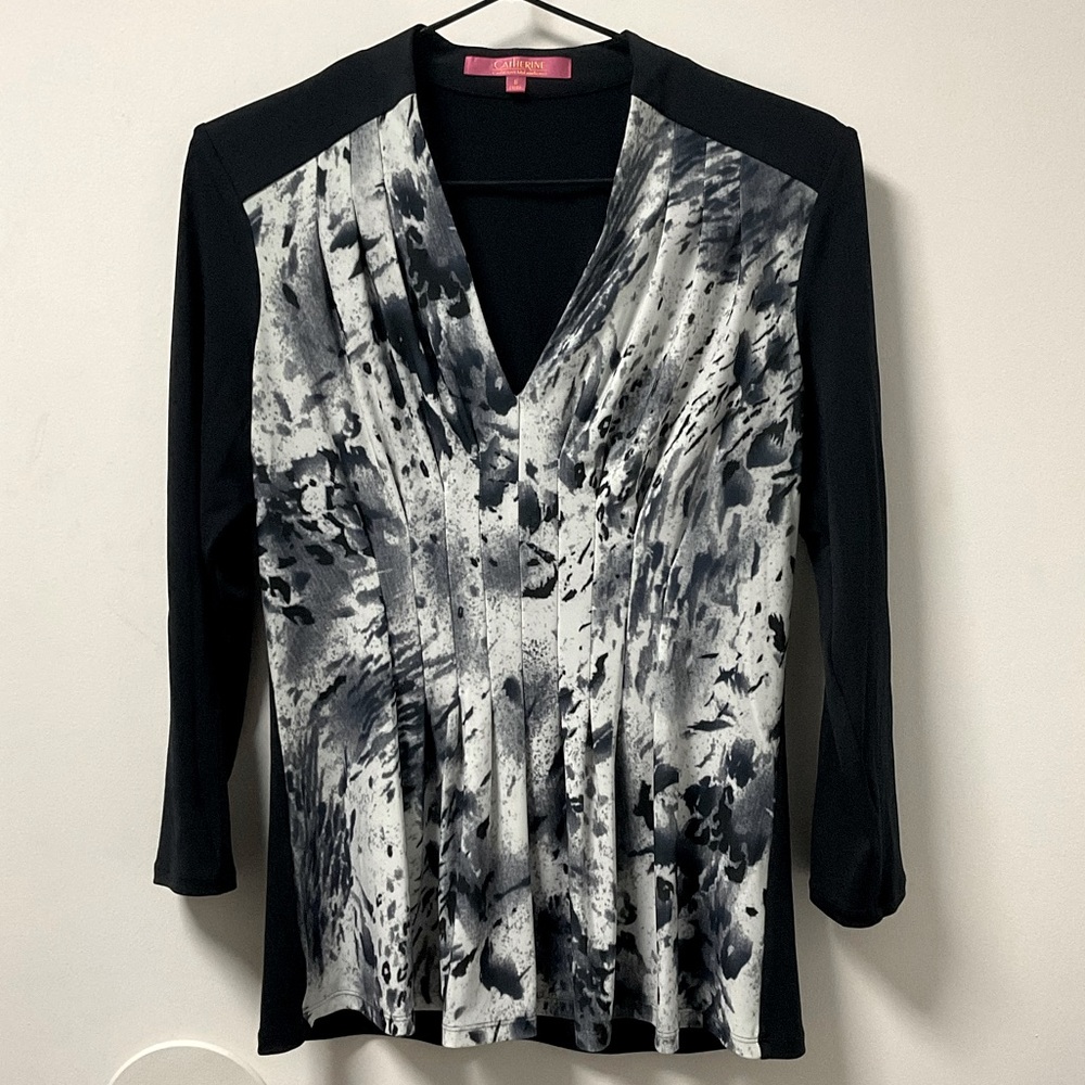 Stylish Deep Blues & Grays Nicely Patterned Pleated Waist Shirt!